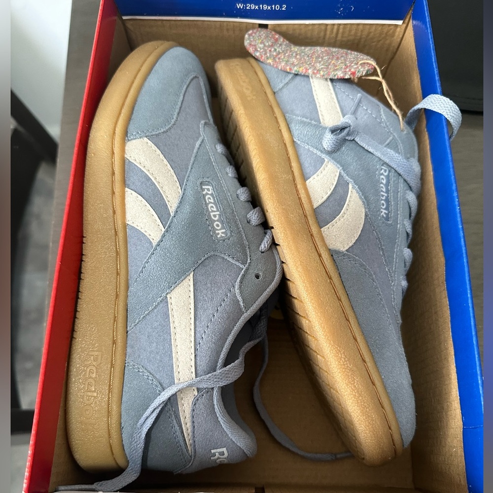 Reebok like new  7 women